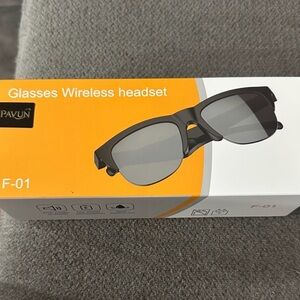 Hi-Tech Black Wireless Audio Glasses